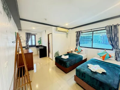 Zweibettzimmer mit Stadtblick — Pupa Rooms